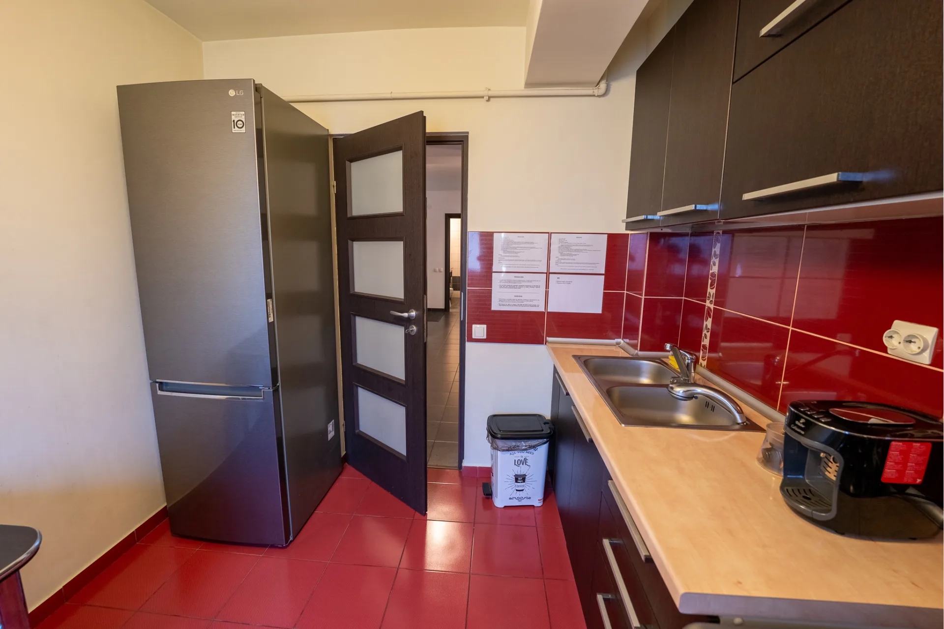 Quiet 3-Room Apt - 2 Parking Spaces - 5 Min Bus - imagine 9